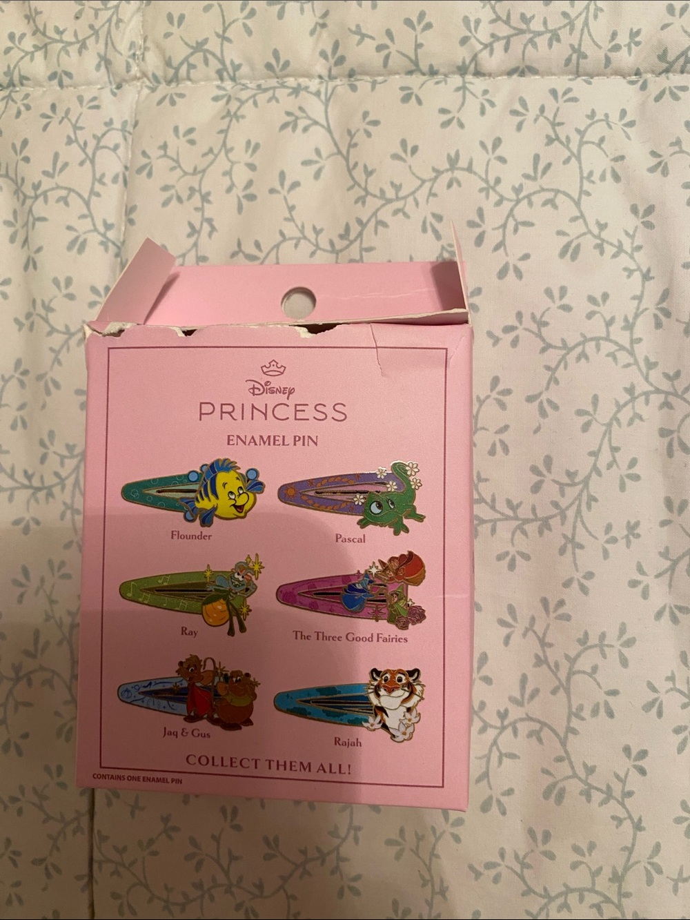 Pascal Disney Pin - Picture 4 of 4